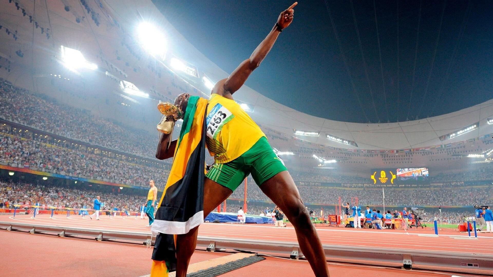 B费279次进攻三区传球冠绝欧联杯,曼联核心成战术发动机